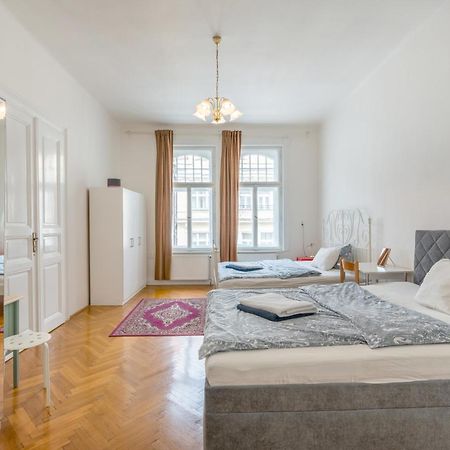 Apartments Vezenska Прага Стая снимка