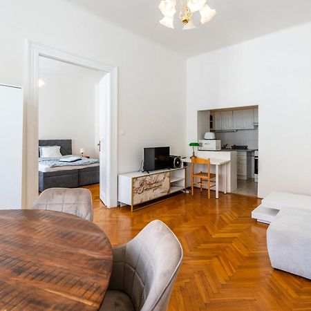 Apartments Vezenska Прага Стая снимка