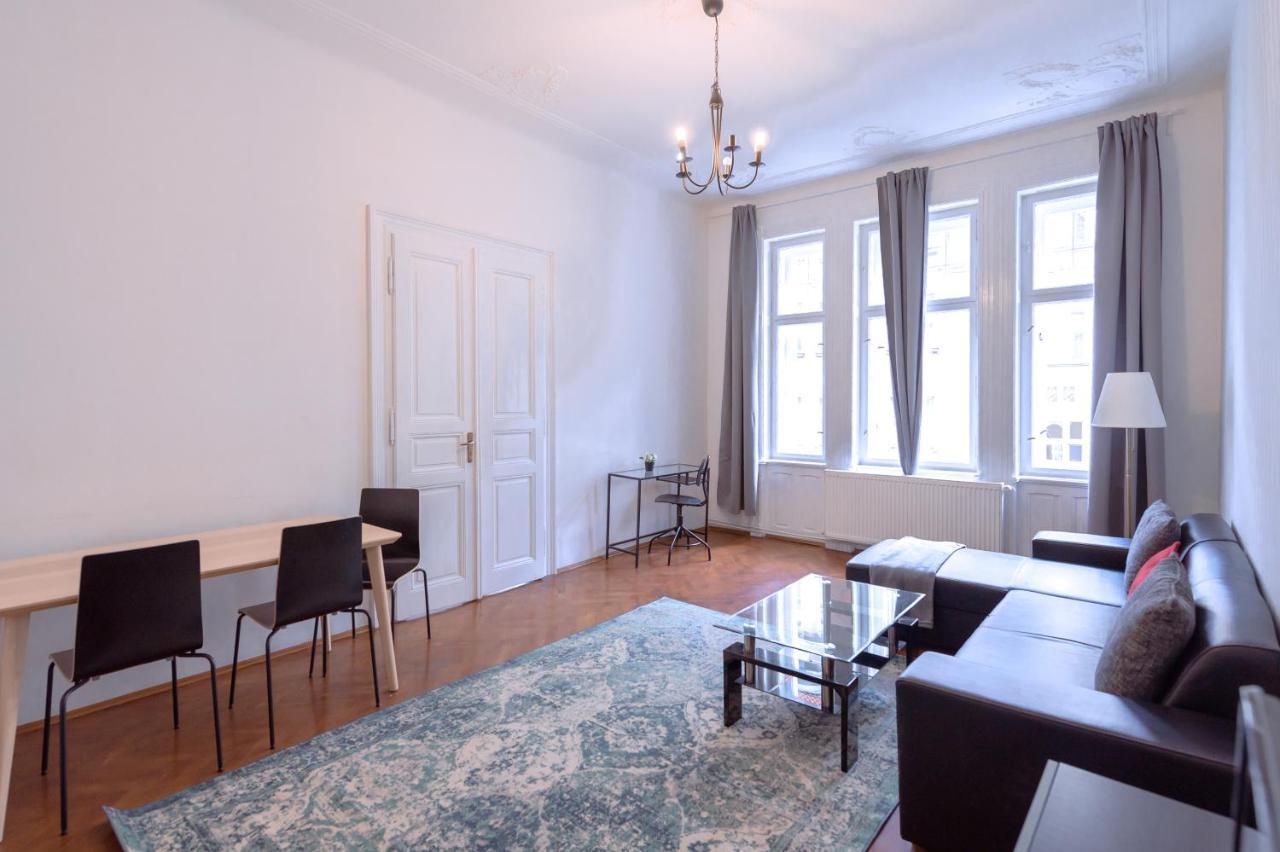 Apartments Vezenska Прага Екстериор снимка