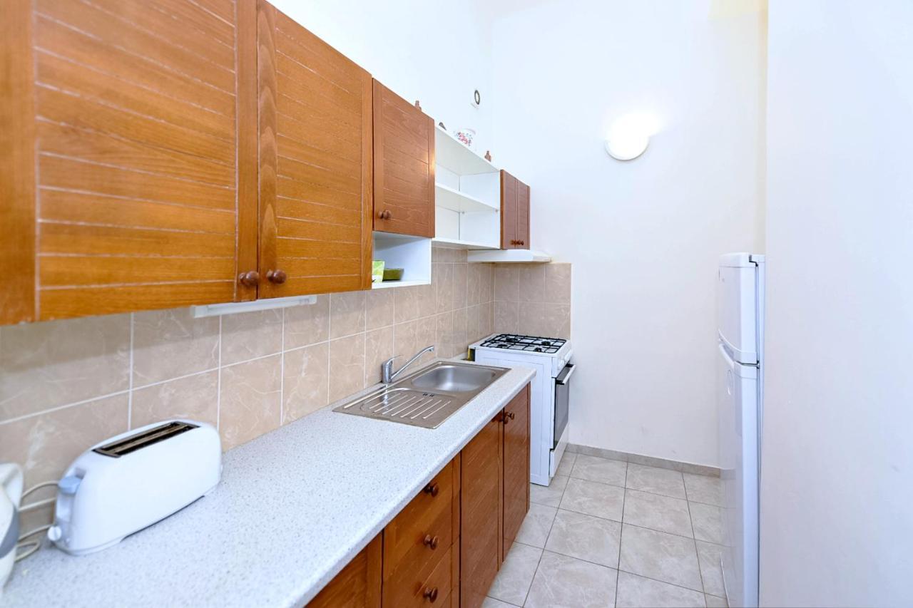 Apartments Vezenska Прага Екстериор снимка