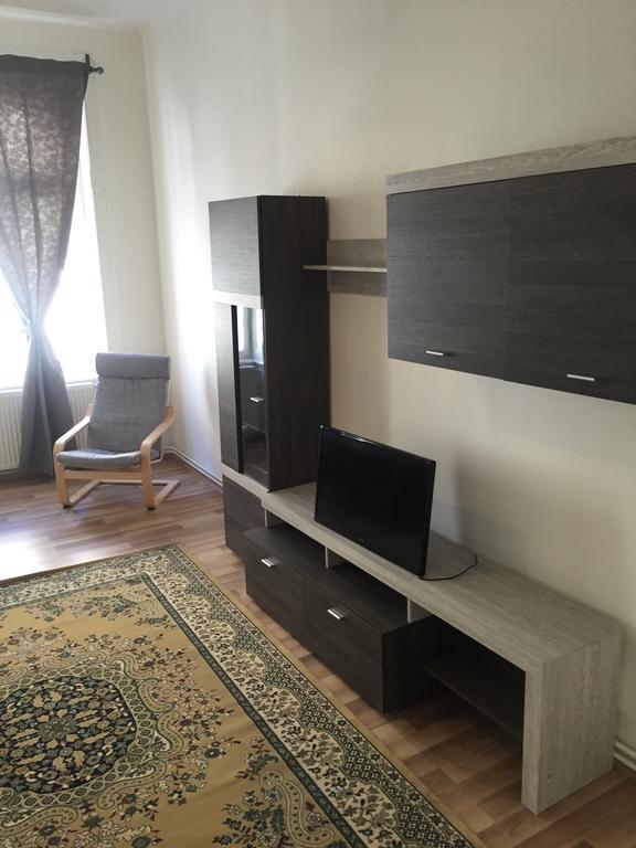 Apartments Vezenska Прага Екстериор снимка