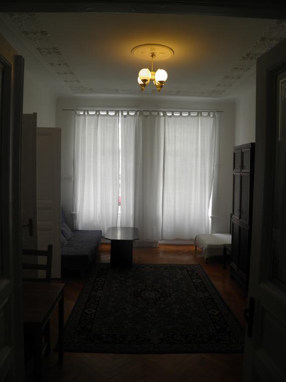 Apartments Vezenska Прага Екстериор снимка