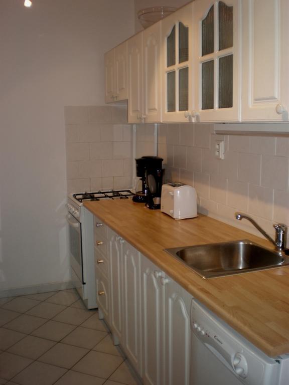 Apartments Vezenska Прага Екстериор снимка