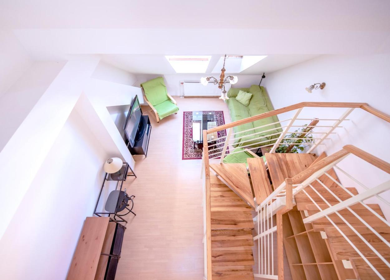 Apartments Vezenska Прага Екстериор снимка